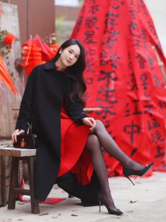 kaiyun 御姐新年穿搭来咯！红色连衣裙这么搭，还可以哈！